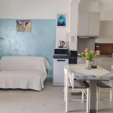 Guest house Rivamare - *