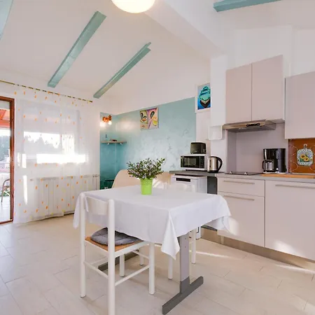 Rivamare - Konukevi 3*