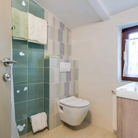 Guest house Rivamare - *